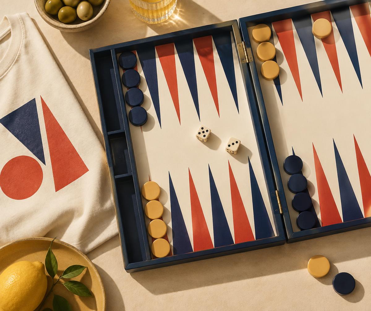 Backgammon-Spiel am Brett